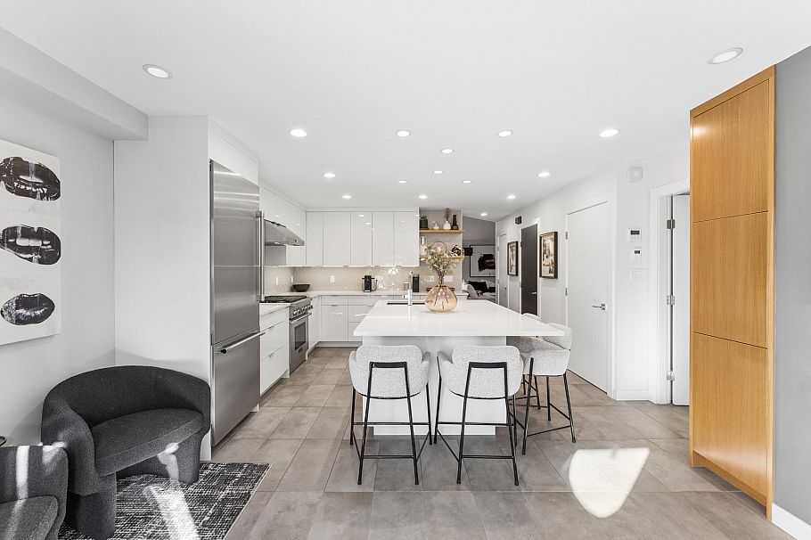 5 1550 Larkhall Crescent North Vancouver, BC - 6