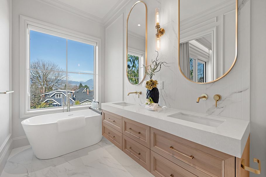 3581 W 19th Avenue Vancouver, BC - 10