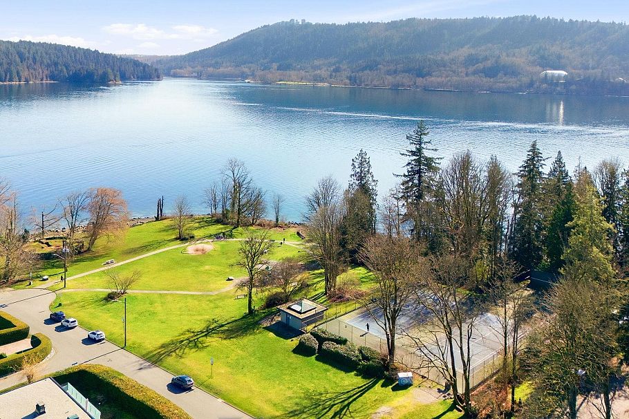 487 Roslyn Boulevard North Vancouver, BC - 28