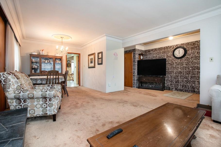 2435 E 49th Avenue Vancouver, BC - 7