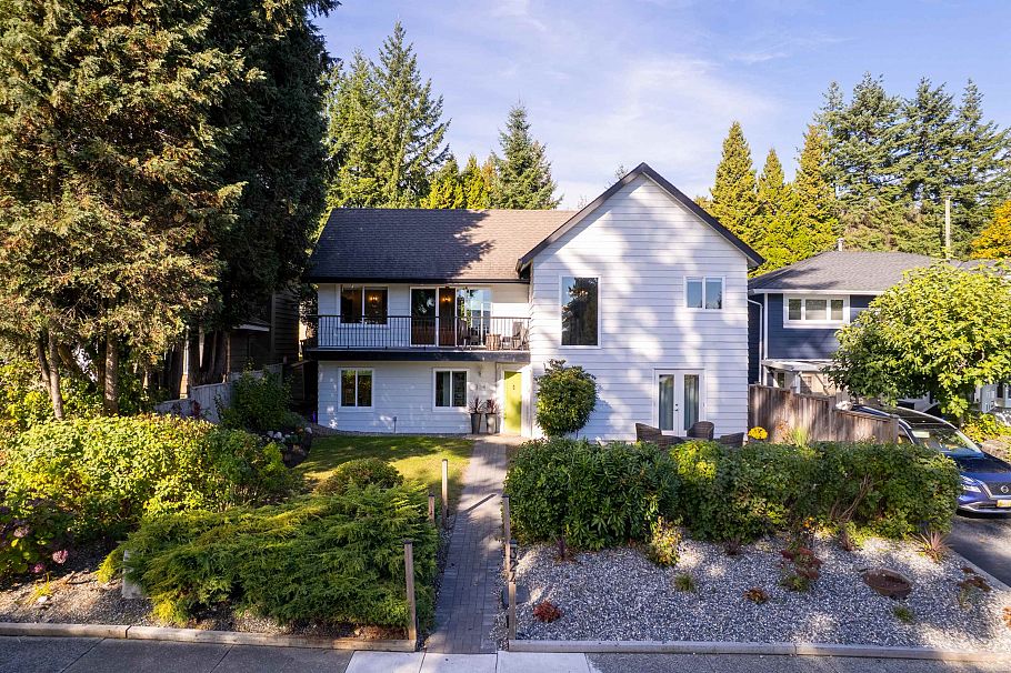 324 E 24th Street North Vancouver, BC - 38