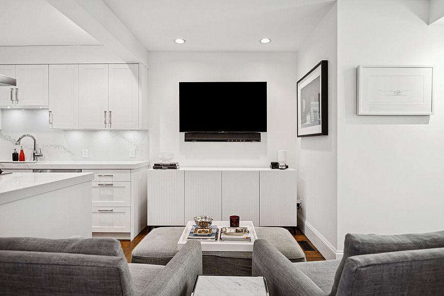 3814 W 11 Avenue Vancouver, BC - 12