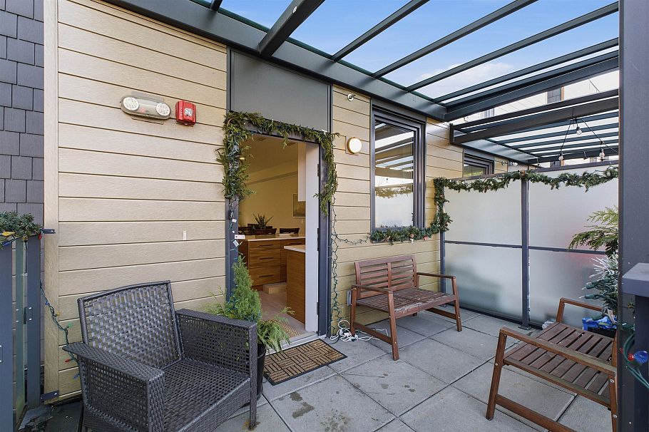 33 720 E 3rd Street North Vancouver, BC - 19