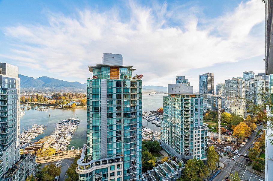 2101 1499 W Pender Street Vancouver, BC - 1