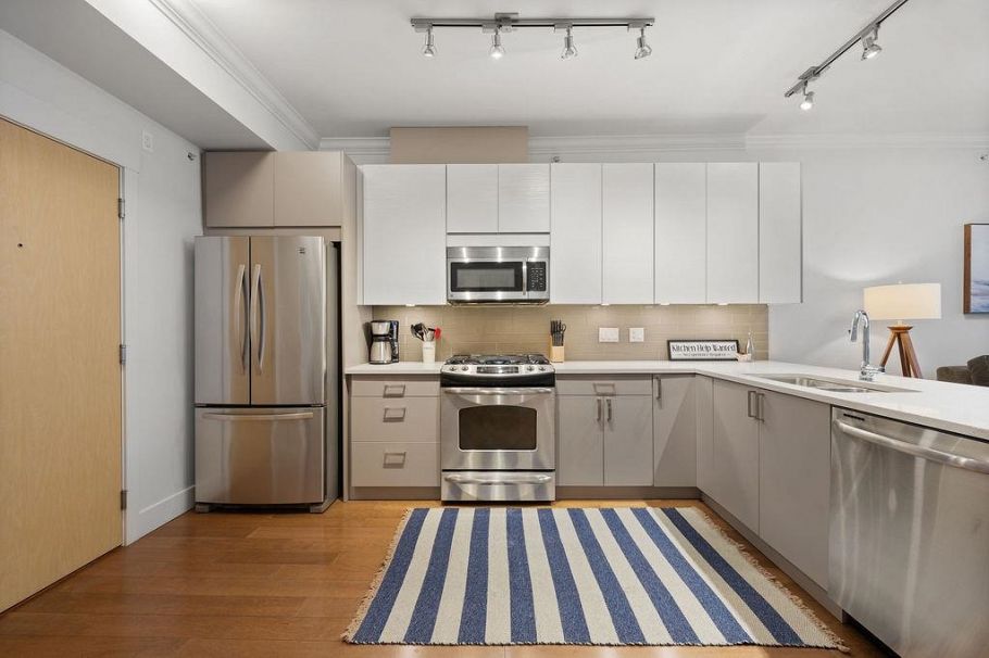 403 857 W 15th Street North Vancouver, BC - 8