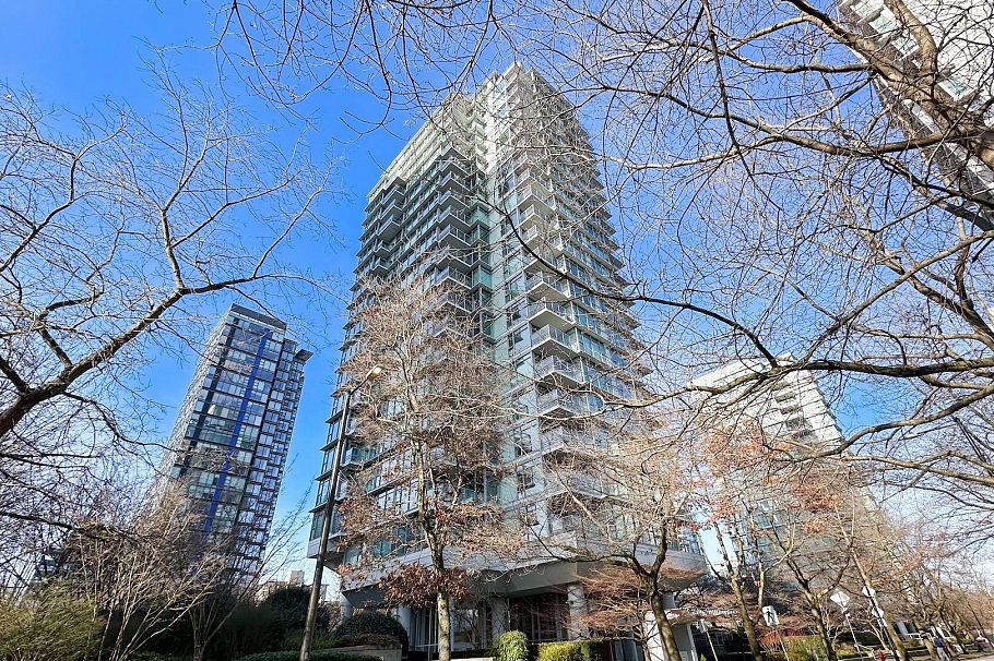 1004 1710 Bayshore Drive Vancouver, BC - 1