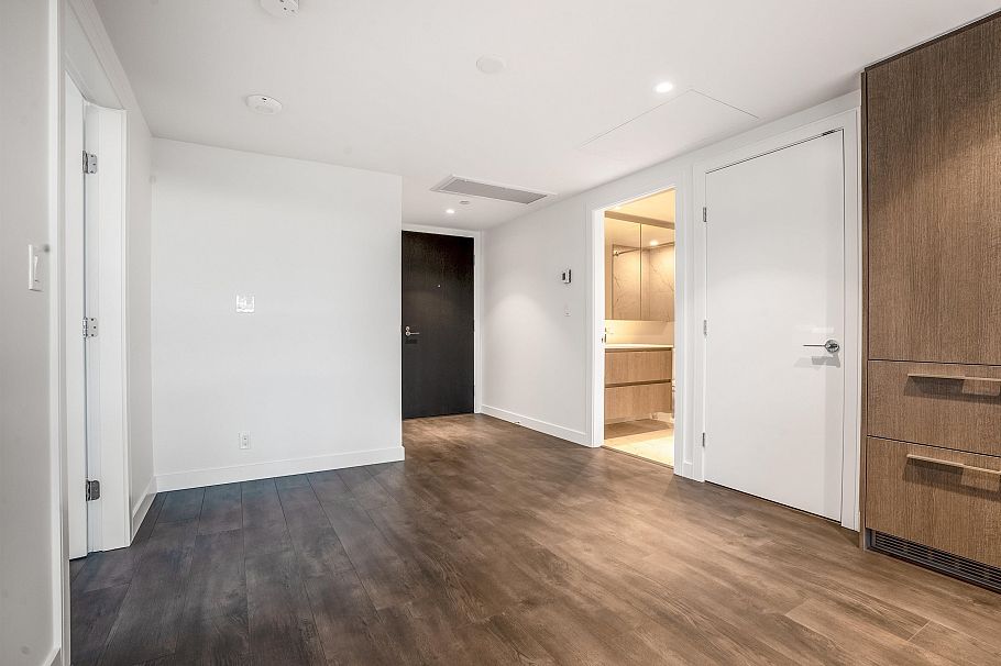 2201 1500 Fern Street North Vancouver, BC - 21