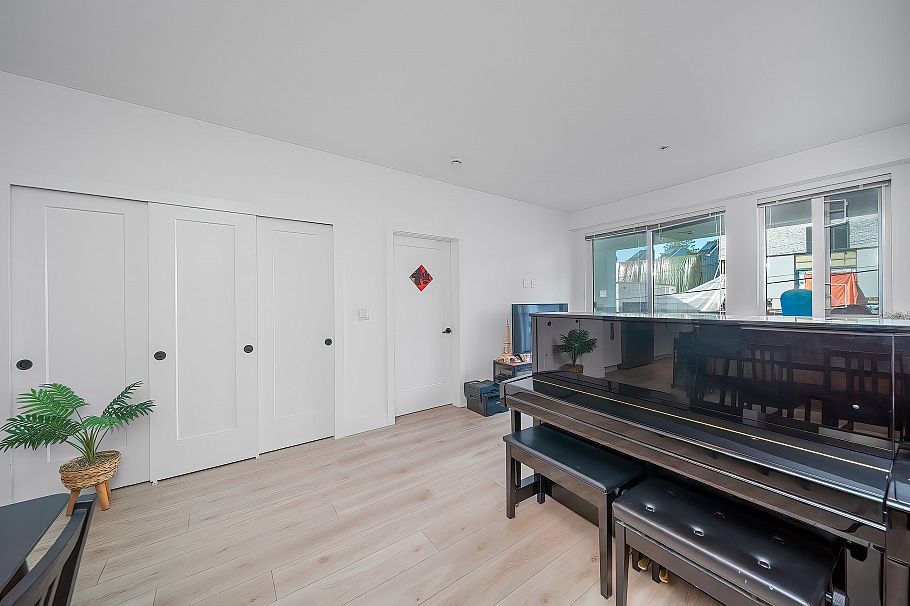 208 6933 Cambie Street Vancouver, BC - 13