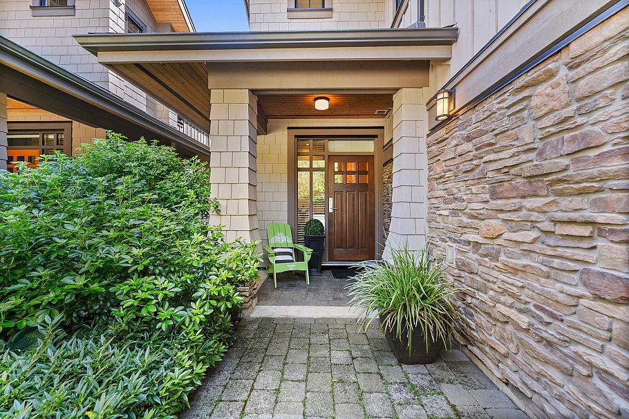 41 3639 Aldercrest Drive North Vancouver, BC - 3