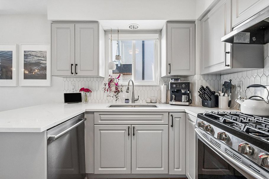 3616 E Georgia Street Vancouver, BC - 22