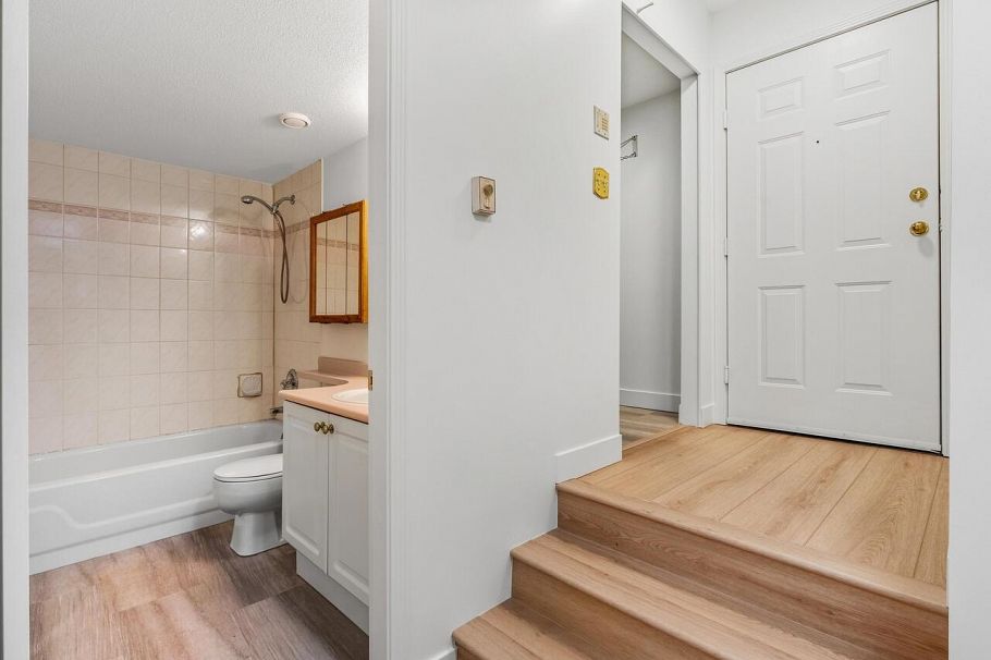 401 1723 Frances Street Vancouver, BC - 23