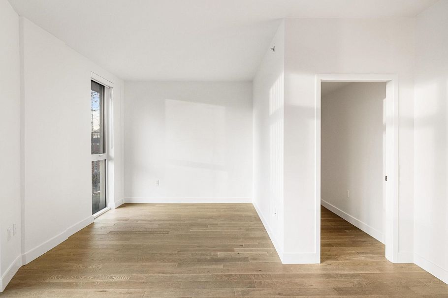 307 2888 Arbutus Street Vancouver, BC - 5