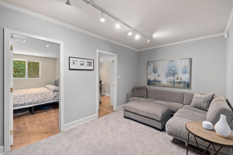 145 E Kensington Road North Vancouver, BC - 31