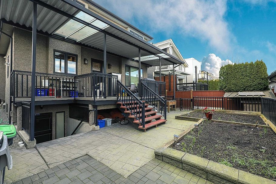 66 W 44th Avenue Vancouver, BC - 32