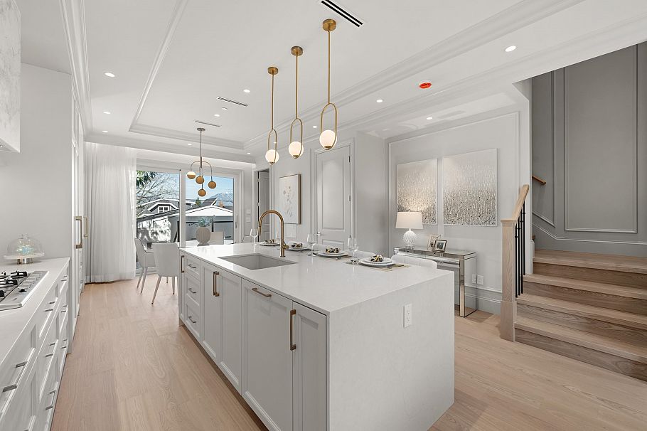 3581 W 19th Avenue Vancouver, BC - 4