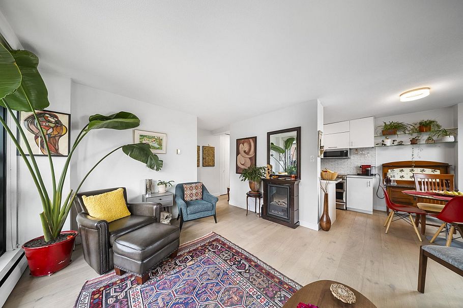 301 1330 Harwood Street Vancouver, BC - 5