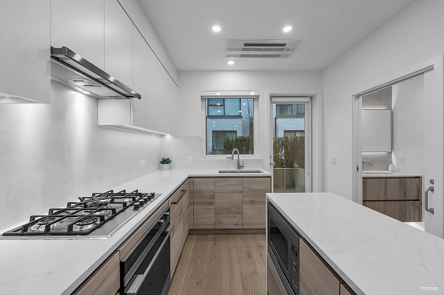 659 W 30th Avenue Vancouver, BC - 12