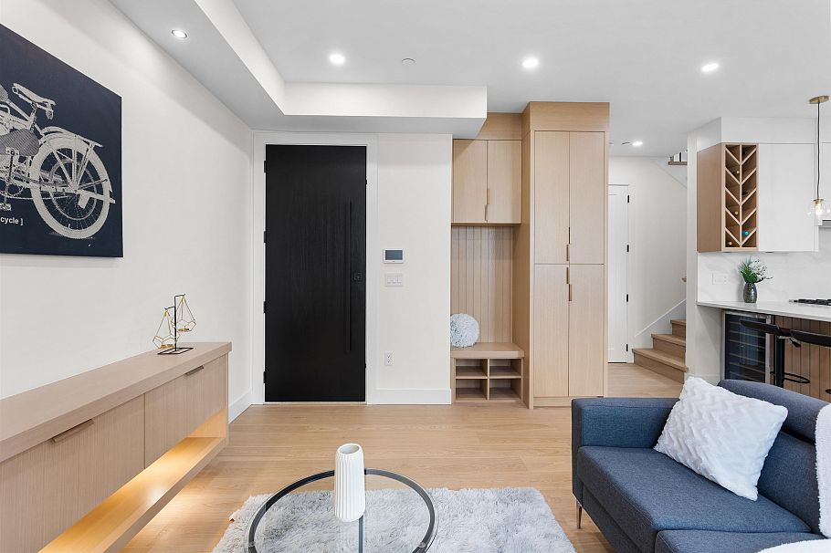 2 3429 Napier Street Vancouver, BC - 4