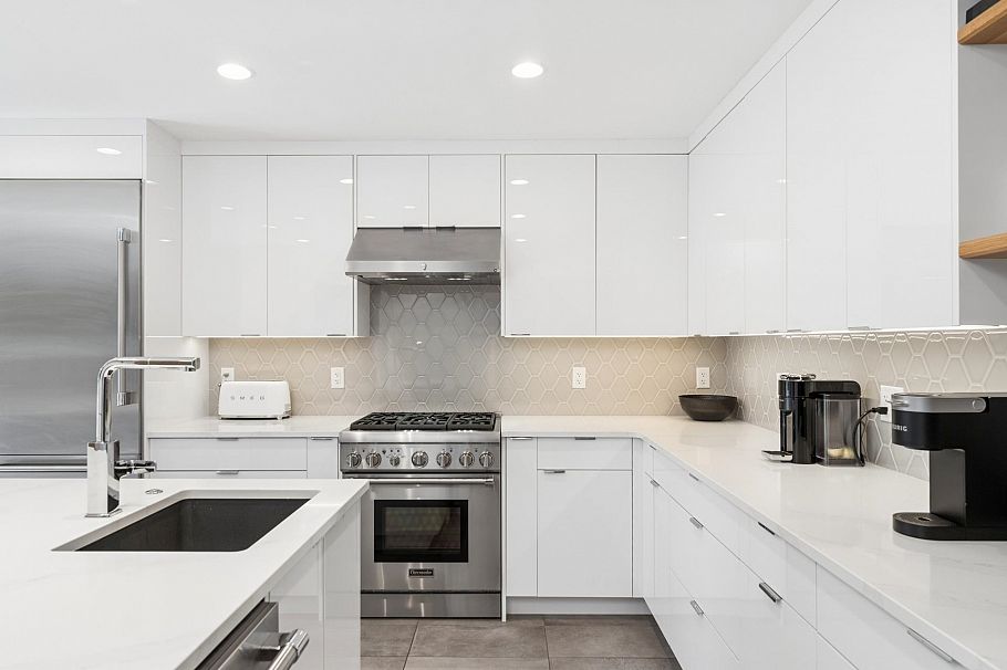 5 1550 Larkhall Crescent North Vancouver, BC - 10