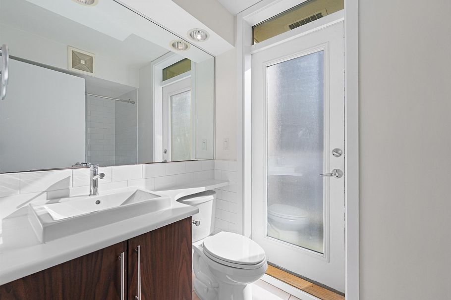 1237 Richards Street Vancouver, BC - 14