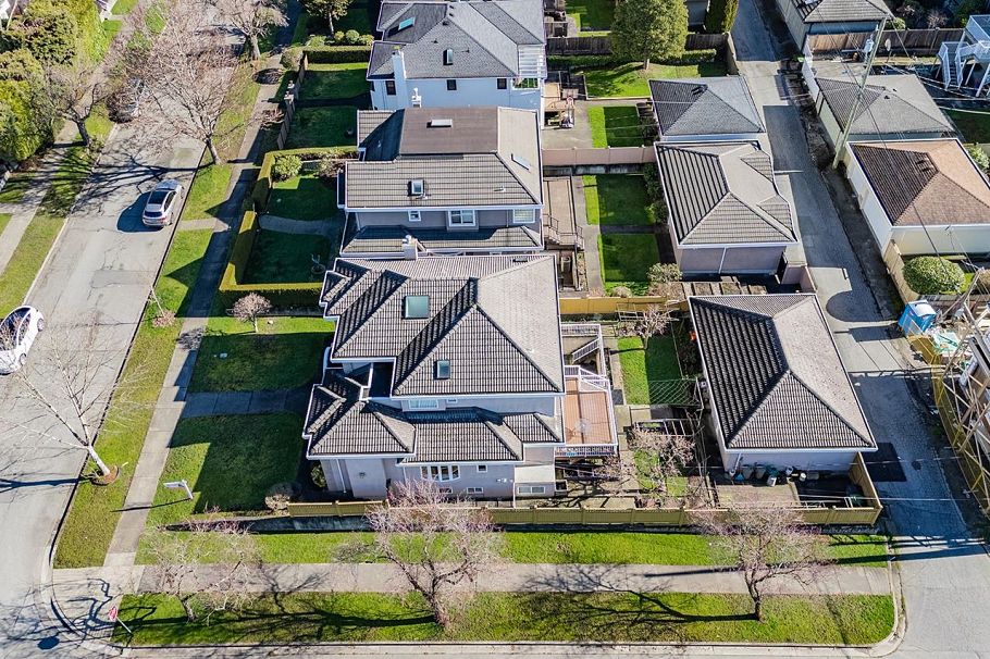 2288 W 20th Avenue Vancouver, BC - 38