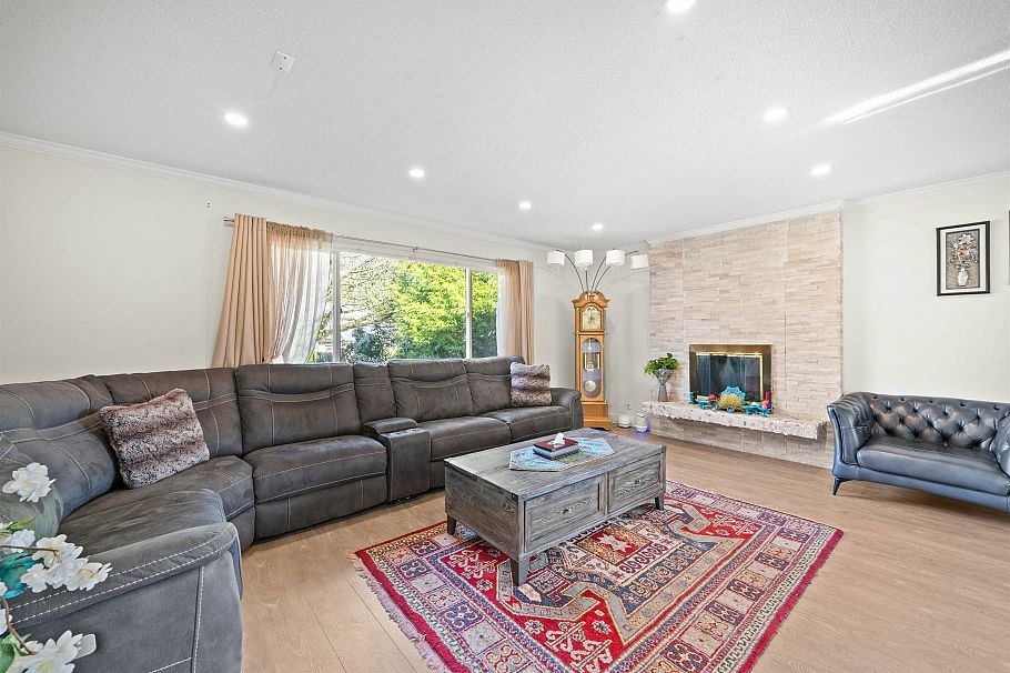 2333 Kirkstone Road North Vancouver, BC - 11