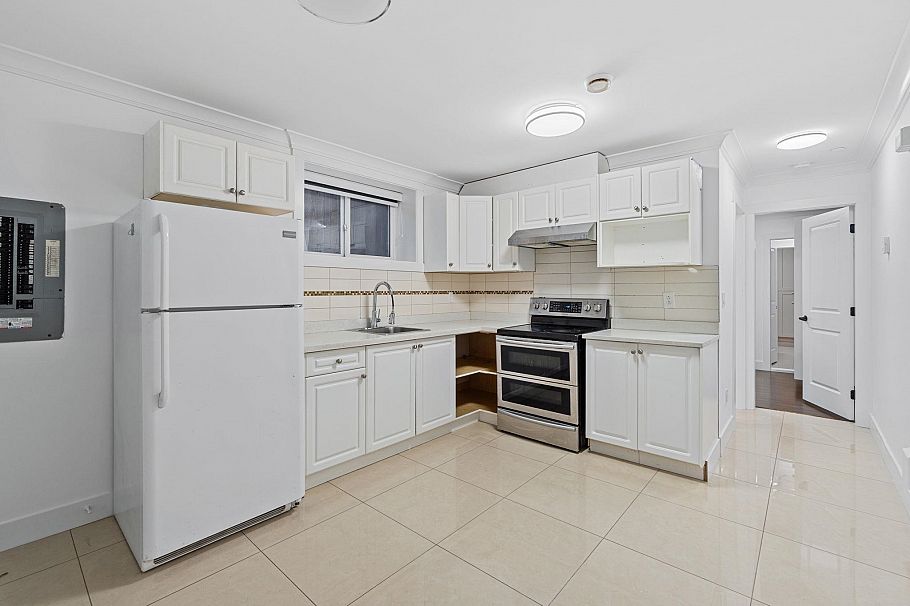 831 E King Edward Avenue Vancouver, BC - 5