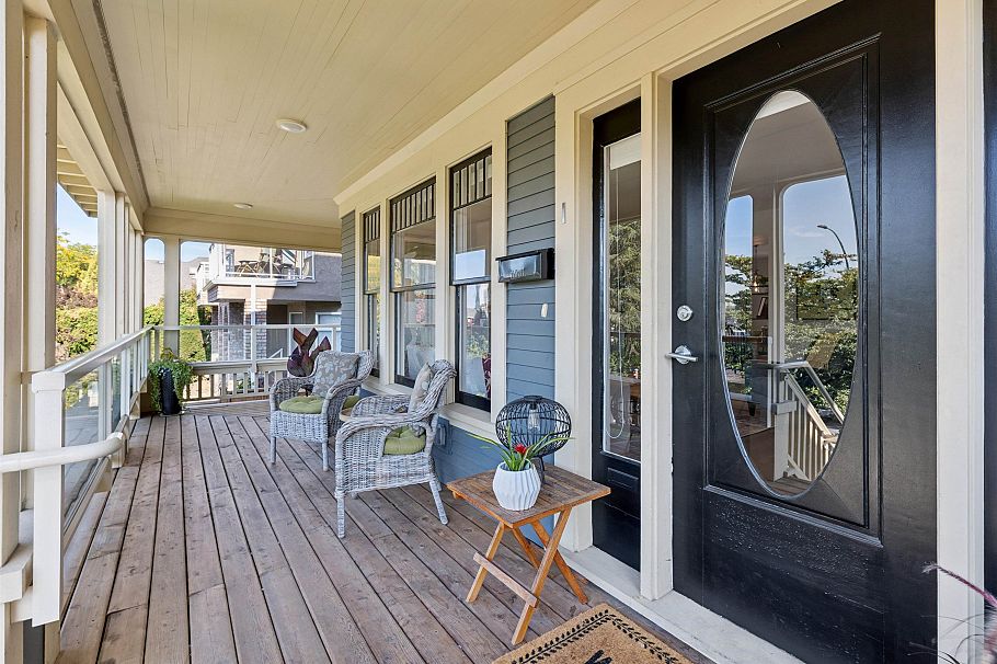 1 244 E 5th Street North Vancouver, BC - 35