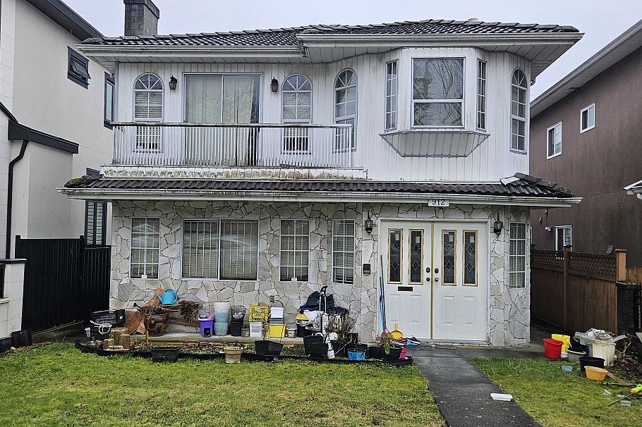 912 E 57th Avenue Vancouver, BC - 1