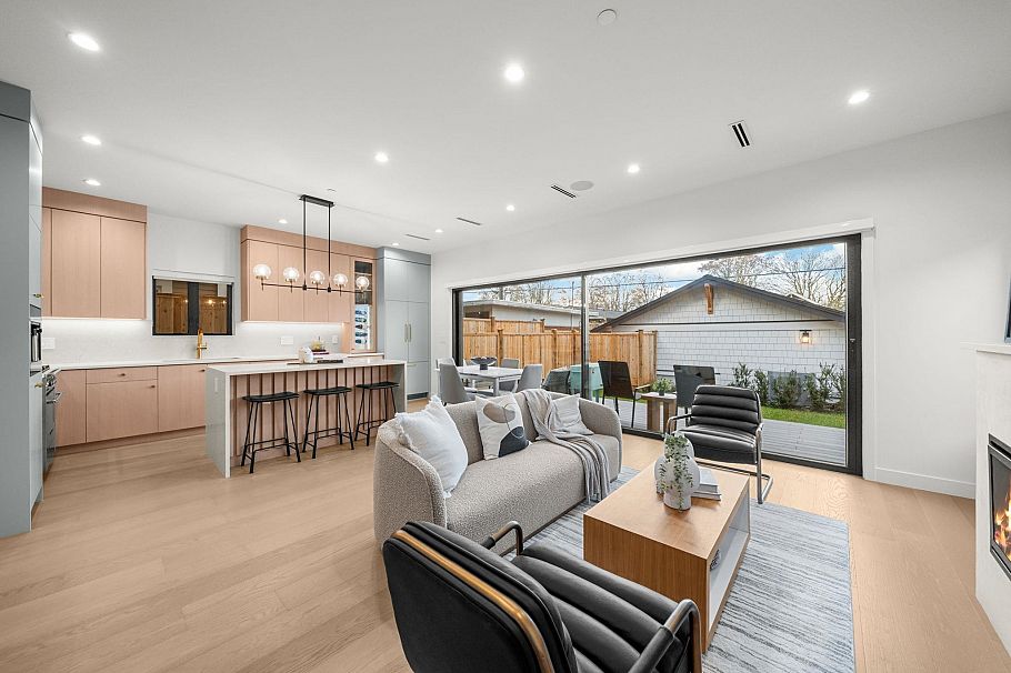 2 2247 Parker Street Vancouver, BC - 1