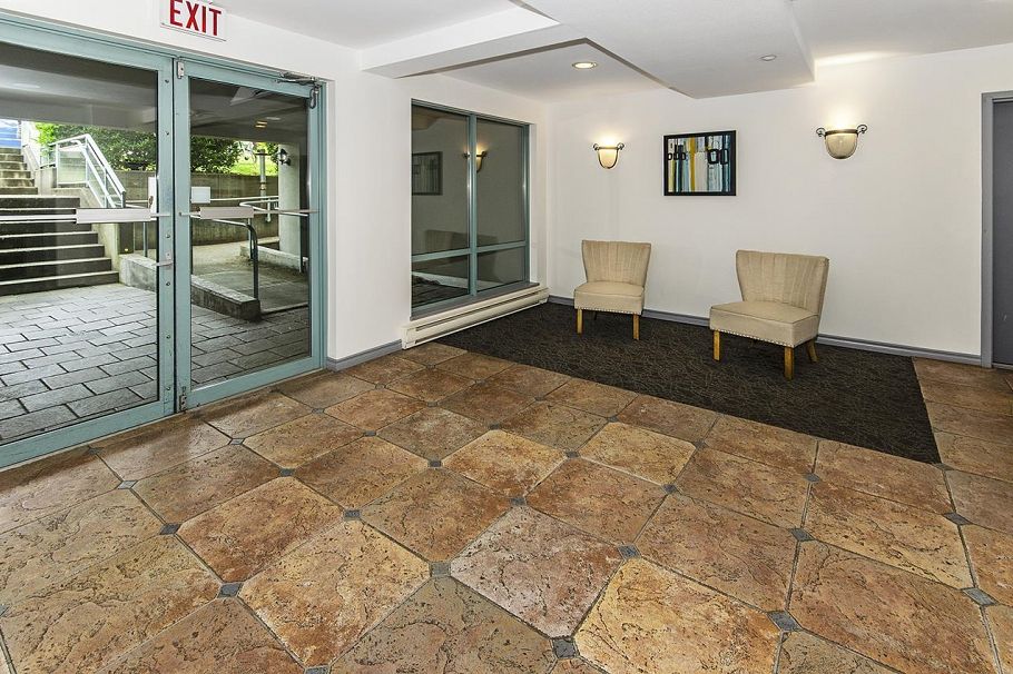 206 1085 W 17th Street North Vancouver, BC - 28