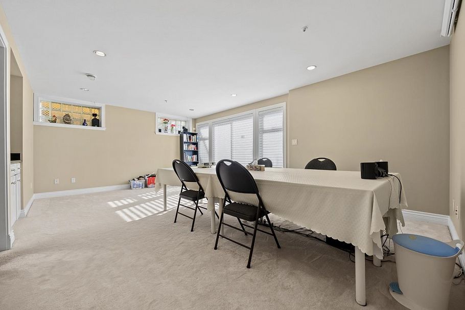 2288 W 20th Avenue Vancouver, BC - 30