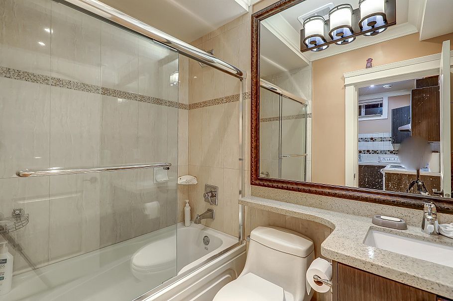 66 W 44th Avenue Vancouver, BC - 13