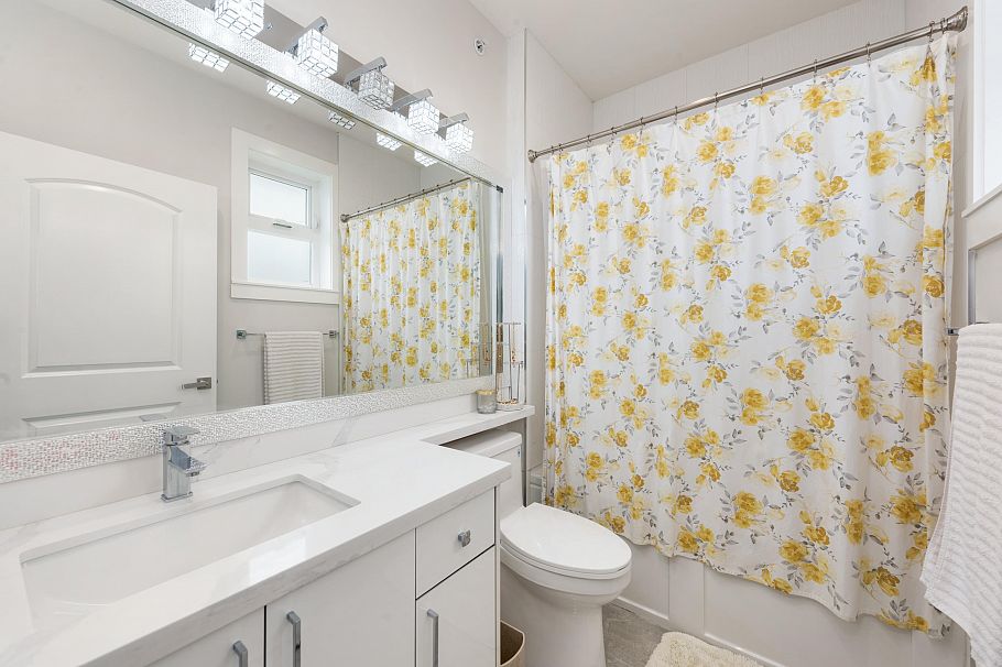 2876 Clark Drive Vancouver, BC - 17