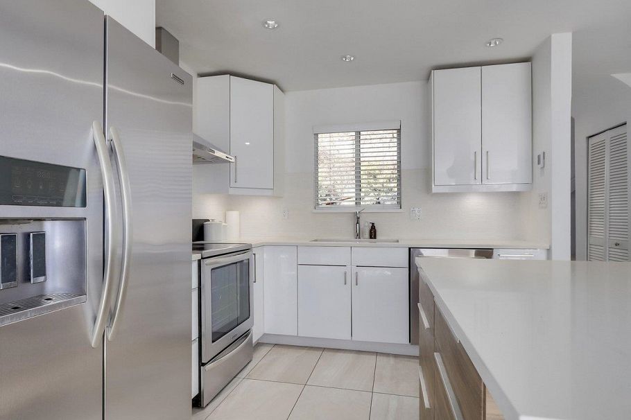 29 900 W 17th Street North Vancouver, BC - 6