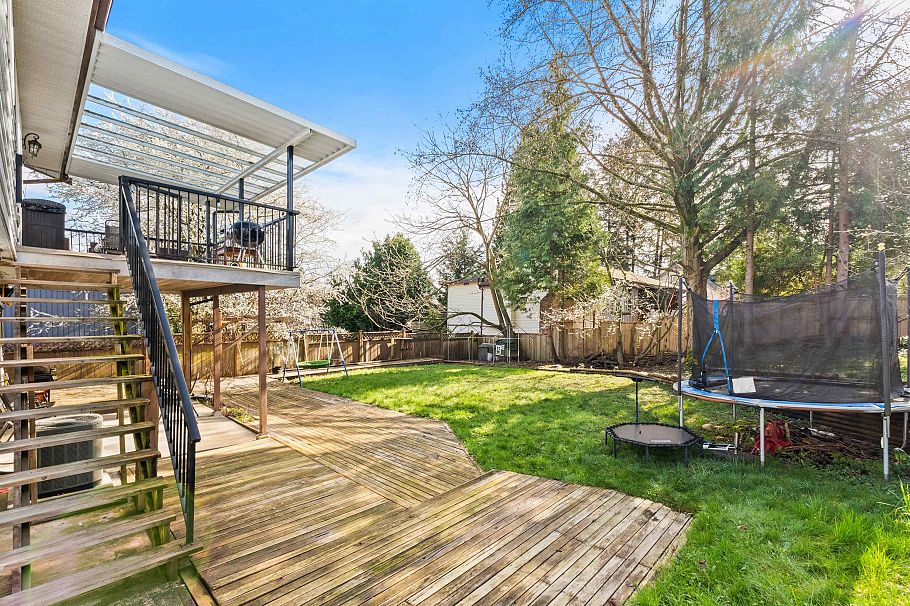 2333 Kirkstone Road North Vancouver, BC - 2