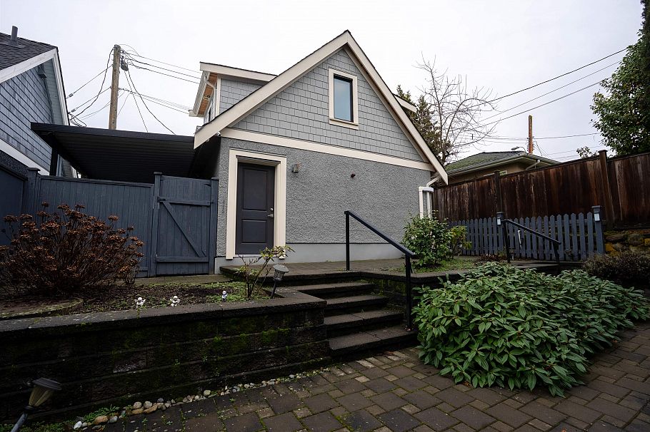 1895 W 60th Avenue West Vancouver, BC - 3