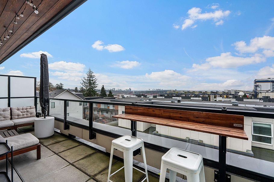 27 533 E 3rd Street North Vancouver, BC - 26