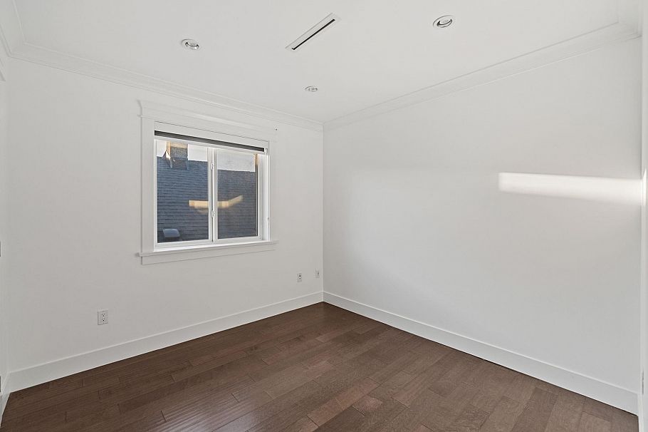 831 E King Edward Avenue Vancouver, BC - 9