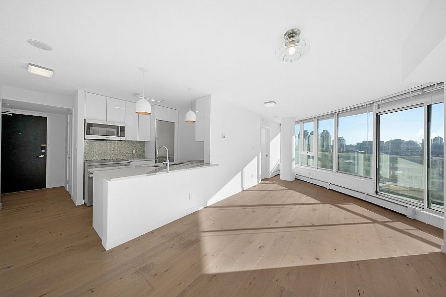 802 58 Keefer Place Vancouver, BC - 3