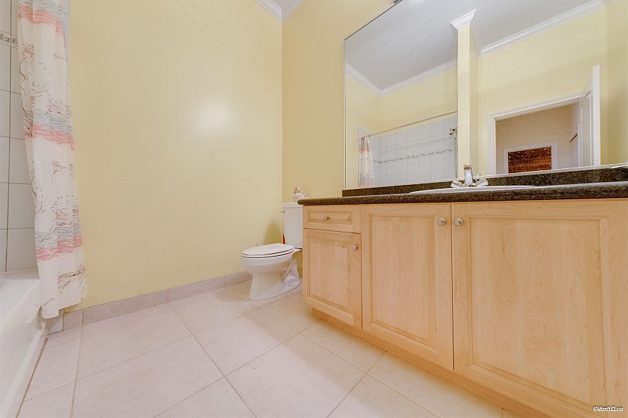 4989 Chalet Place North Vancouver, BC - 30