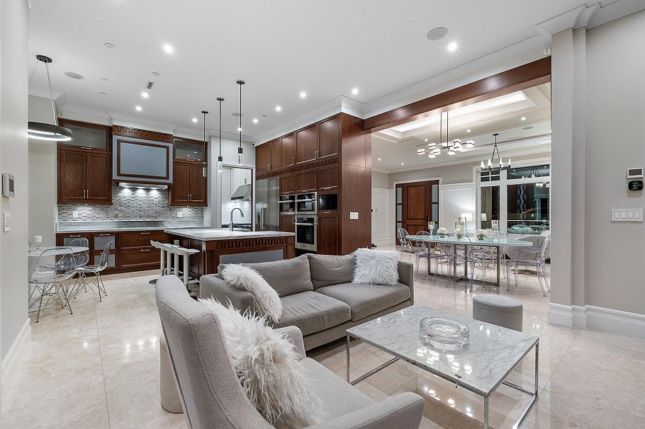 3708 W 35th Avenue Vancouver, BC - 9