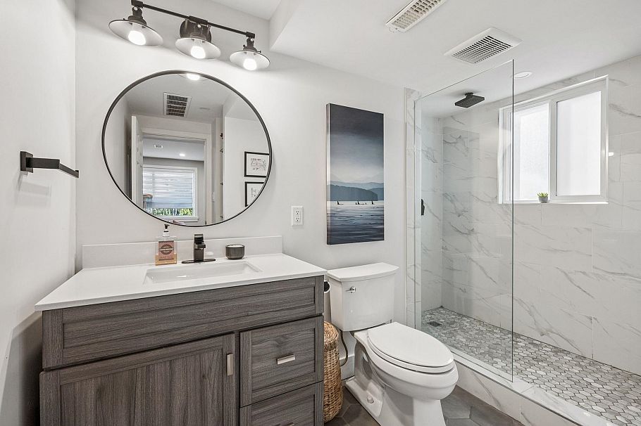 3616 E Georgia Street Vancouver, BC - 5