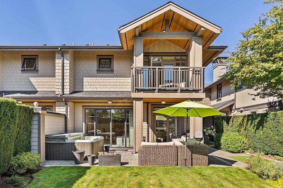 41 3639 Aldercrest Drive North Vancouver, BC - 1