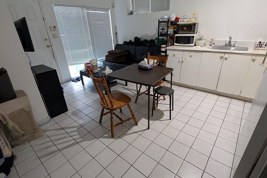 2935 E 17th Avenue Vancouver, BC - 26