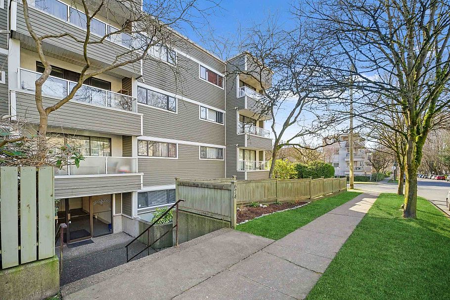 301 674 W 17th Avenue Vancouver, BC - 2