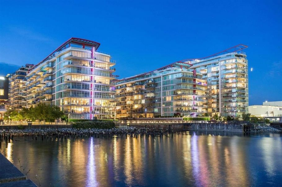 304 175 Victory Ship Way North Vancouver, BC - 27