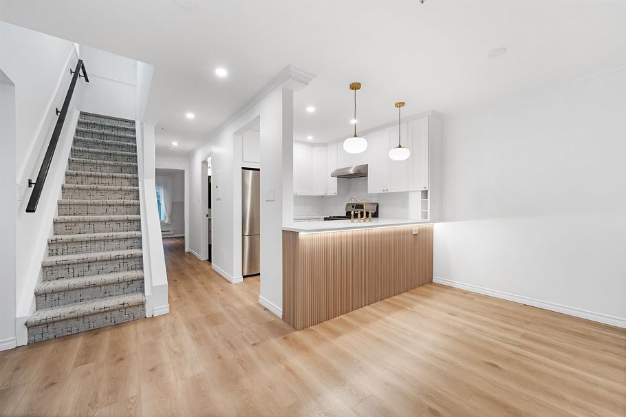 1407 Pendrell Street Vancouver, BC - 2