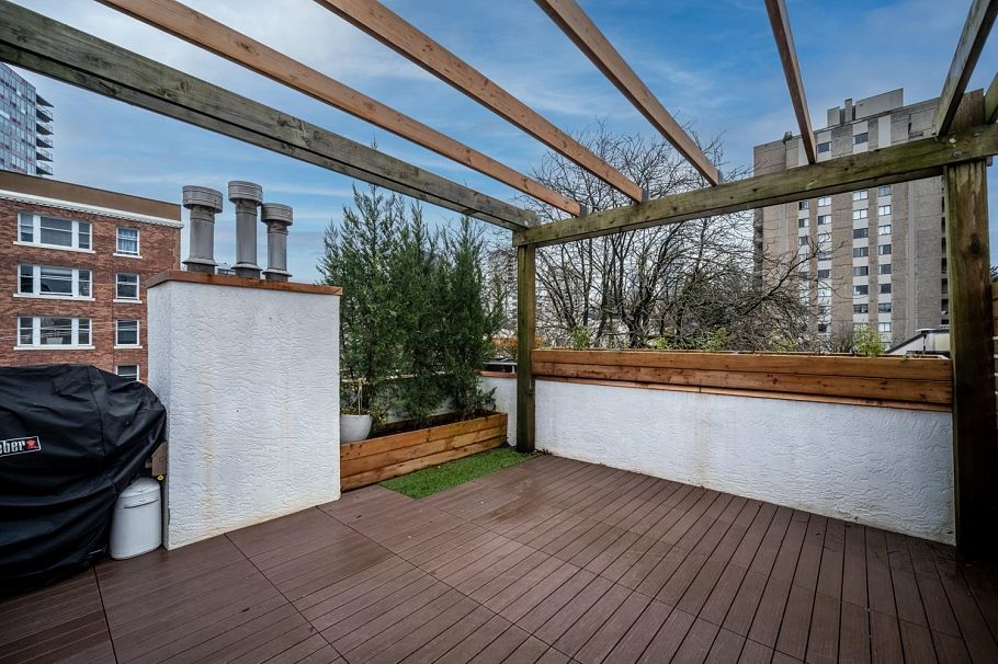 1407 Pendrell Street Vancouver, BC - 32