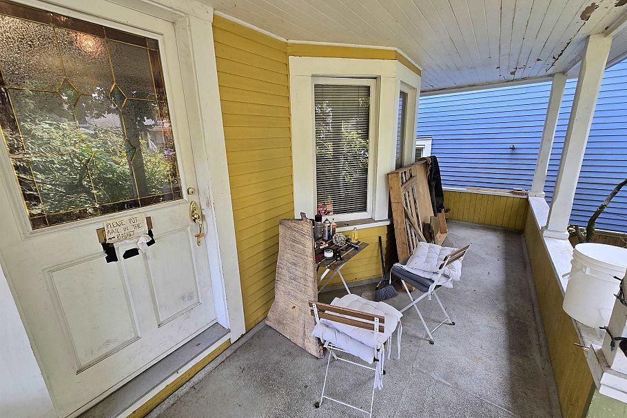 4212 Perry Street Vancouver, BC - 19